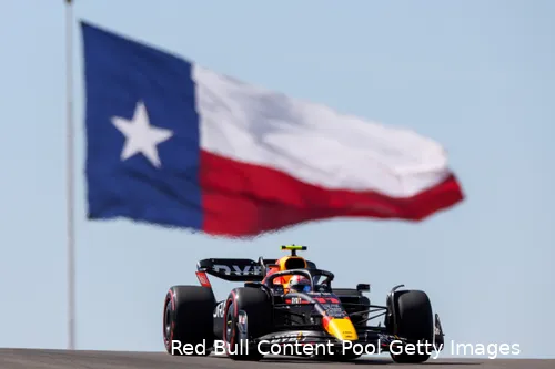 Sergio
Pérez tijdens de vrije training voor de Grand Prix van de Verenigde Staten, Circuit
of the Americas, 2022 (Foto: Red Bull Content Pool / Getty Images)