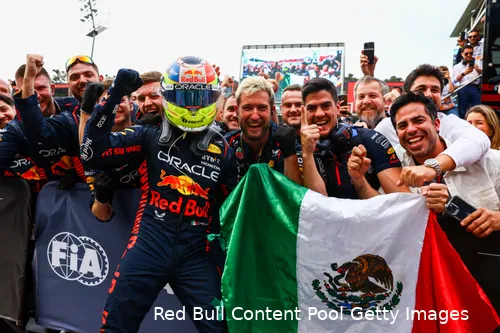 Pérez won aan het begin van het 2023-seizoen twee races, de rest ging (op Singapore na) naar Verstappen.