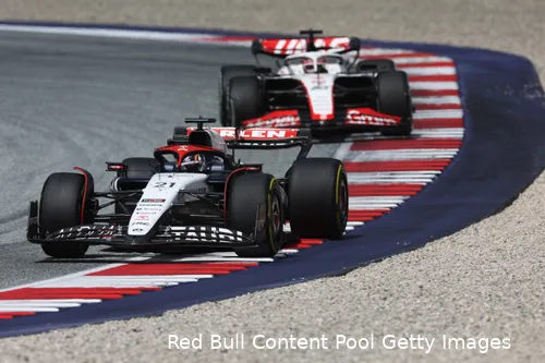 De Vries kwam Magnussen weer tegen (Foto: Red Bull Content Pool/Getty Images)