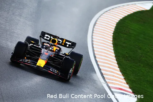 Niemand kreeg Verstappen in de regen te pakken. (Foto: Red Bull Content Pool/Getty Images)