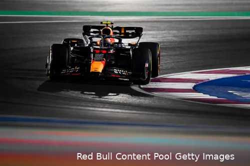 Pérez kreeg het ook niet gedaan in de sprintkwalificatie. (Foto: Red Bull Content Pool/Getty Images)
