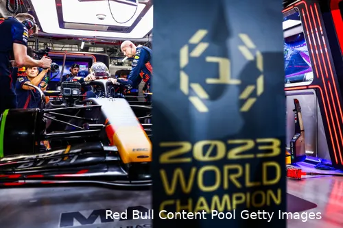 <i>De titel was al veiliggesteld door Max Verstappen, maar hij wist het weekend perfect af te sluiten.&nbsp;</i>