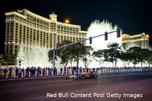 <i>Sergio Pérez werkte eerder dit jaar een showrun af in Las Vegas.</i>