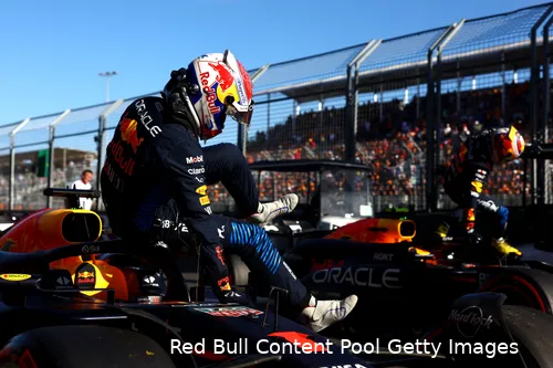 Verstappen pakte naar eigen zeggen onverwachts zijn 35ste pole. (Foto: Red Bull Content Pool/Getty Images)