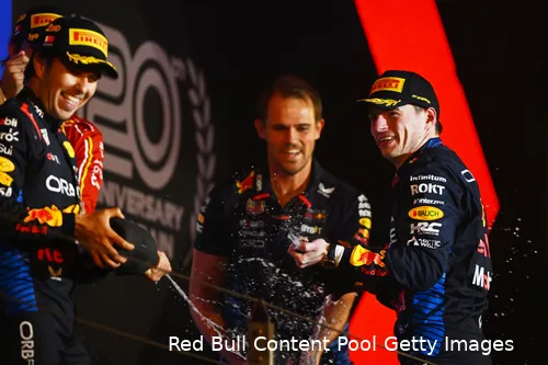 In Bahrein pakten Verstappen en Pérez nog met relatief gemak de eerste en tweede plaats.