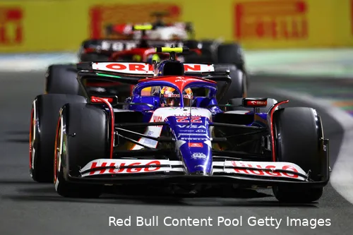 Tsunoda ondervond hoe het was om te vechten met 'tough cookie' Magnussen. (Foto: Red Bull Content Pool/Getty Images)