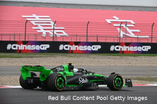 Thuisheld Zhou kon zijn publiek niet trakteren op een race met punten. (Foto: Stake F1 Media)