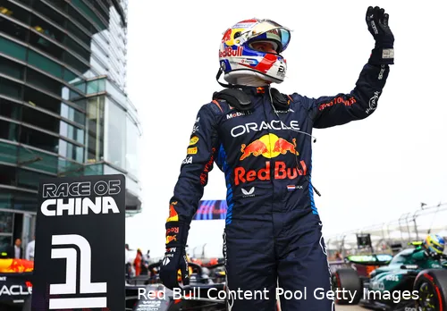 &nbsp;Verstappen 'klaarde de klus moeiteloos' door gemakkelijk naar de overwinning in Shanghai te rijden (Foto: Red Bull Content Pool Getty Images)<br>