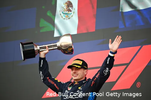 max verstappen redbullracing zege japan2024