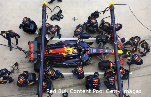 Pérez en Verstappen ging beiden onder de safetycar naar binnen. (Foto: Red Bull Content Pool/Getty Images).