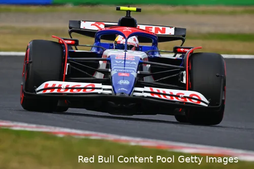 Yuki Tsunoda op weg naar de tiende plek in Q3, kwalificatie Grand Prix Japan 2024, Suzuka International Racing Course (Foto: Red Bull Content Pool / Getty Images)
