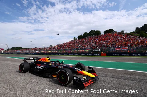 Verstappen pakte in Imola en Spanje nog de overwinningen, maar moest daarna lang wachten.