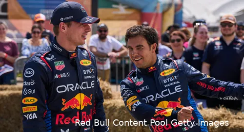 Verstappen vindt het zelf prima dat Pérez bij Red Bull blijft. (Foto: Red Bull Content Pool/Getty Images).