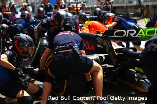 De pitstops van Red Bull gaan over het algemeen perfect, maar die ene keer in Oostenrijk niet.