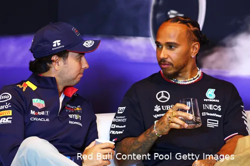 Pérez en Hamilton moeten één en ander ophelderen.