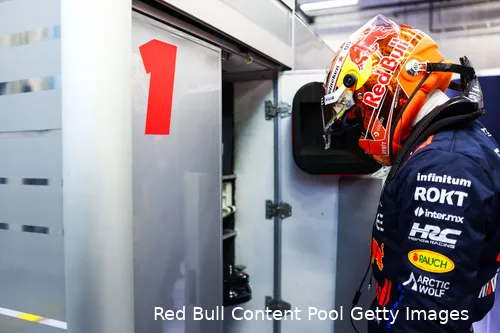 Simracen is voor Verstappen een ontspanning.