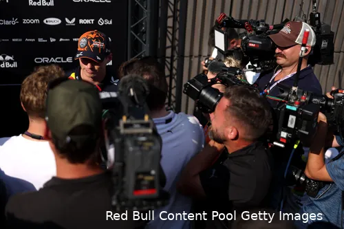 <i>Oppassen met scheldwoorden!</i>