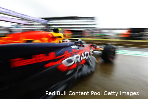 <i>Sergio Pérez heeft het loodzwaar bij Red Bull.</i>