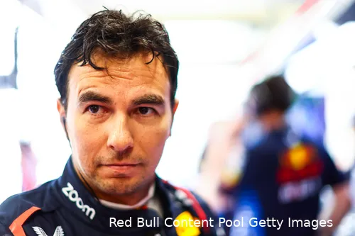 <i>Pérez ziet het zwaard van Damocles al boven zijn stoeltje hangen.</i>