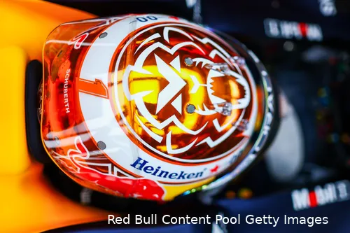 <i>Verstappen heeft een leeuw op zijn helm, en gedraagt zich volgens Villeneuve ook zo.</i>