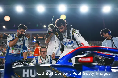 daniel ricciardo race singapore zondag visa cash app rb