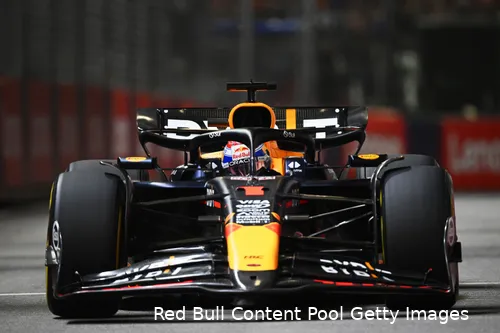 Verstappen in actie in Singapore.