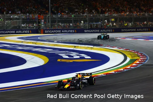 Verstappen in actie in Singapore.