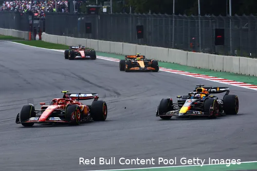 Verstappen lag even aan de leiding, maar werd in ronde negen weer ingehaald.