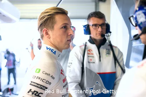 liam lawson vt2 mexico 2024 vcarb engineer garage