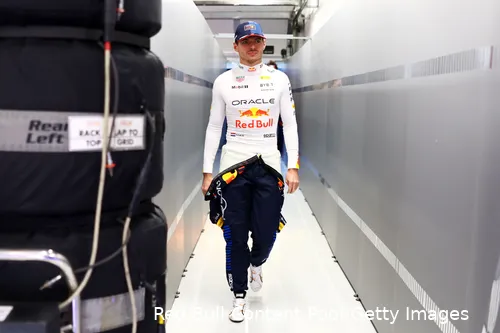 max verstappen 2024 qatar redbullracing zaterdag garage