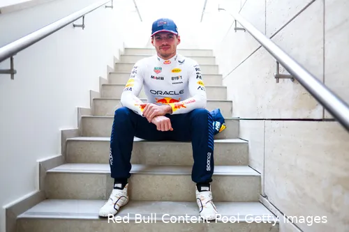 max verstappen 2024 qatar redbullracing zaterdag garage