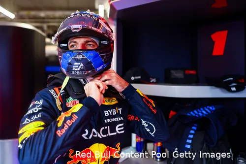 Verstappen bekommert zich niet om het commentaar van anderen.