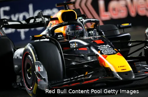 <i>Red Bull heeft duidelijk in de achtervleugel gesneden.</i>