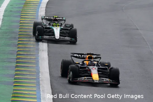 Gaan Red Bull en Mercedes elkaar in 2025 wel tegenkomen op de baan?