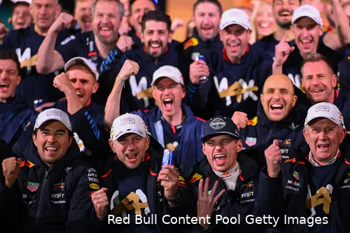 <i>Verstappen sloeg bij zijn eerste matchpoint toe in Las Vegas.</i>