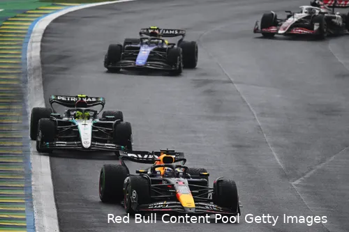 Max Verstappen in gevecht in Brazilië.