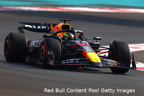 <i>Hadjar reed in de RB20 van Verstappen.</i>