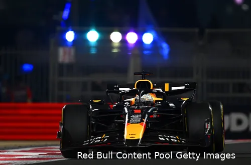 max verstappen helm red bull racing abu dhabi zaterdag rb20 121