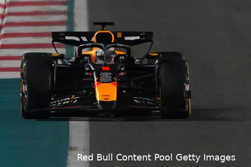 max verstappen helm red bull racing abu dhabi zaterdag rb20 13
