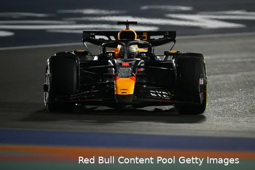 Verstappen moest afremmen in bocht 12 voor Alonso.