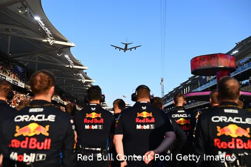 Personeel vertrekt naar andere raceklassen als ze niet goed genoeg meer betaald krijgen.