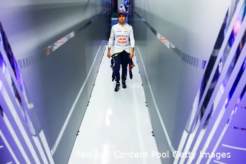 sergio perez red bull racing gp abu dhabi zaterdag 15