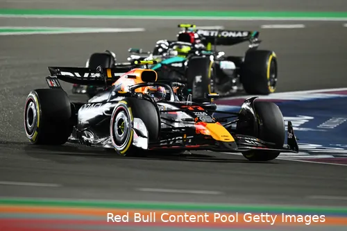 <i>Zelfs bij The Race moest Hamilton Pérez achtervolgen.</i>