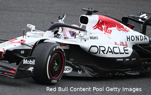 max verstappen win japan livery red bull racing 923 1 zwaai rb21 7