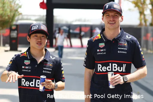 <i>Tsunoda deed het relatief goed met een tiende plek.</i>