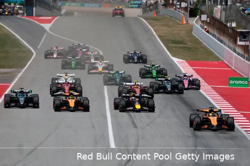 <i>De race begon nog goed voor Verstappen.</i>