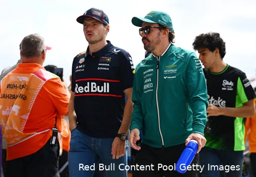 max-verstappen-fernando-alonso-2025-hongarije