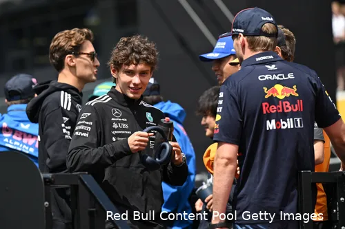 max-verstappen-george-russell-kimi-antonelli-zondag-hongarije