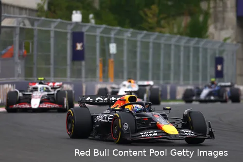 max-verstappen-zondag-race-hongarije-2025