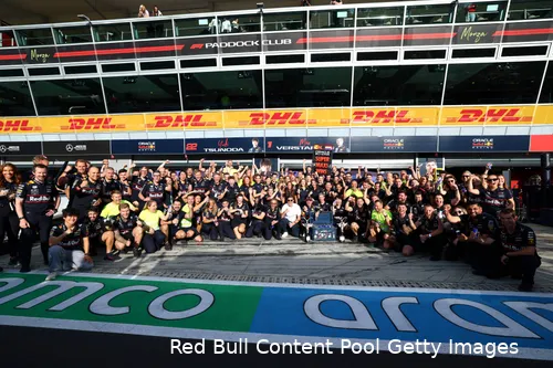 max-verstappen-red-bull-racing-gp-italie-2025-zondag-champagne-team-yuki-tsunoda-laurent-mekies